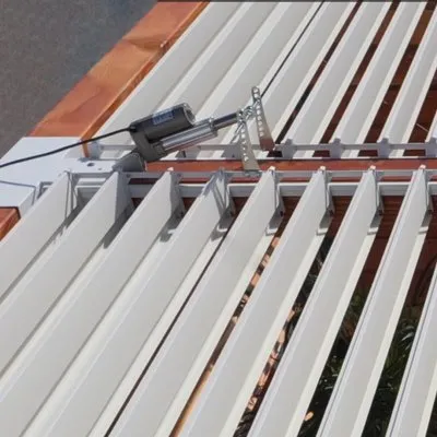 Motorisation SMART : kit complet de départ pour actionner automatiquement les lames SUNDIY avec télécommande